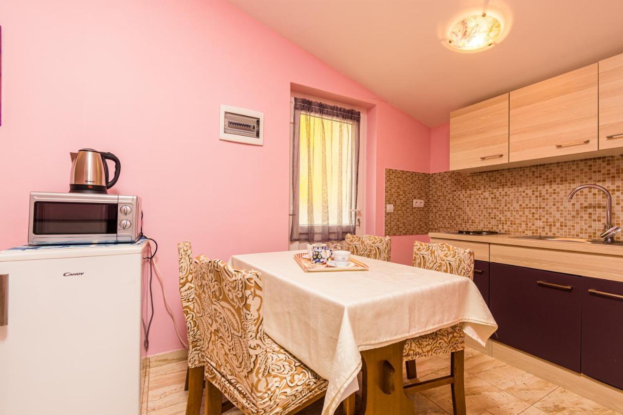 רוביני Lovely House מראה חיצוני תמונה