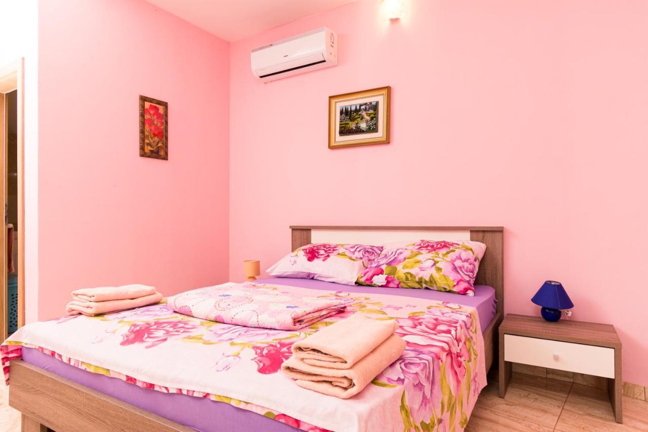 רוביני Lovely House מראה חיצוני תמונה
