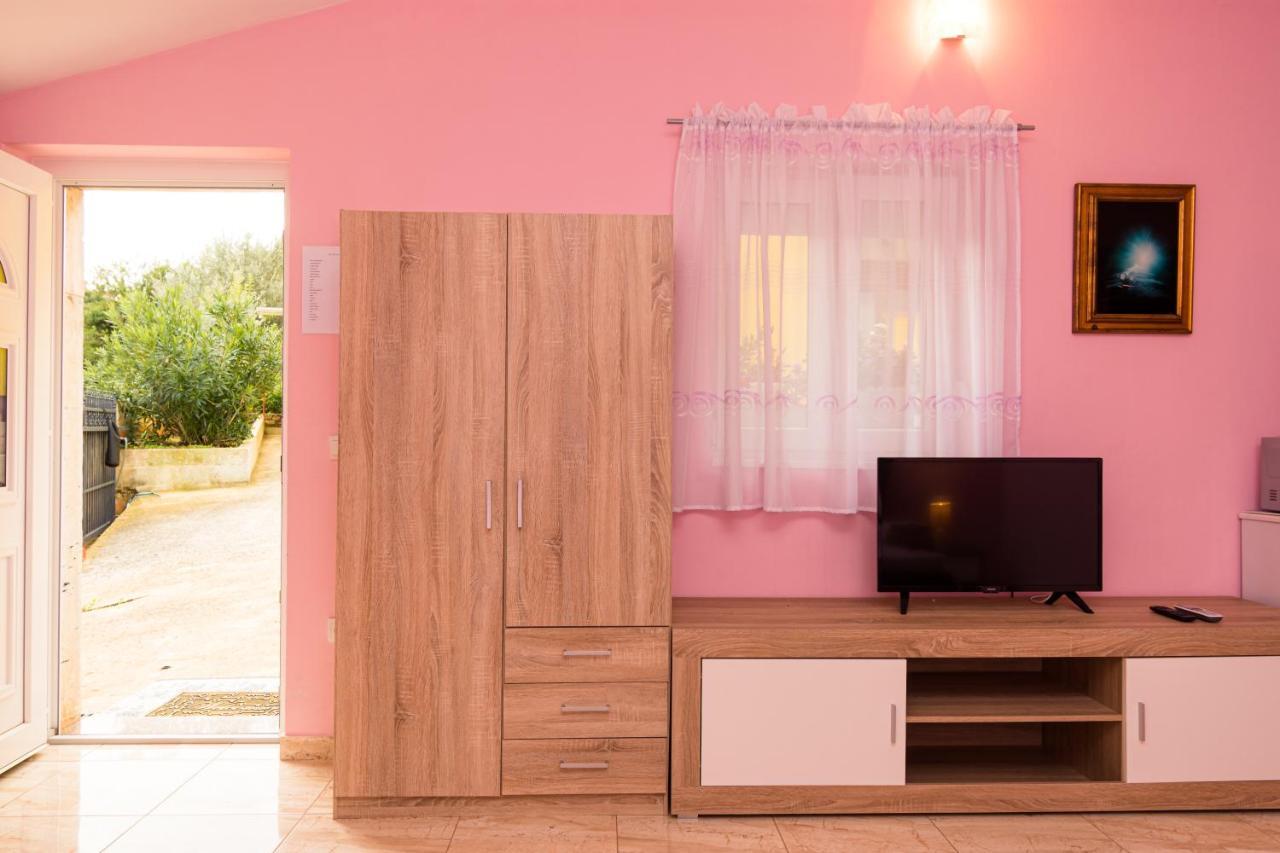 רוביני Lovely House מראה חיצוני תמונה