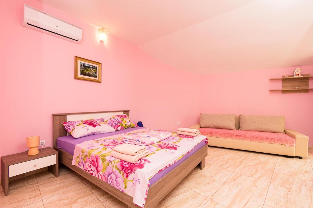 רוביני Lovely House מראה חיצוני תמונה