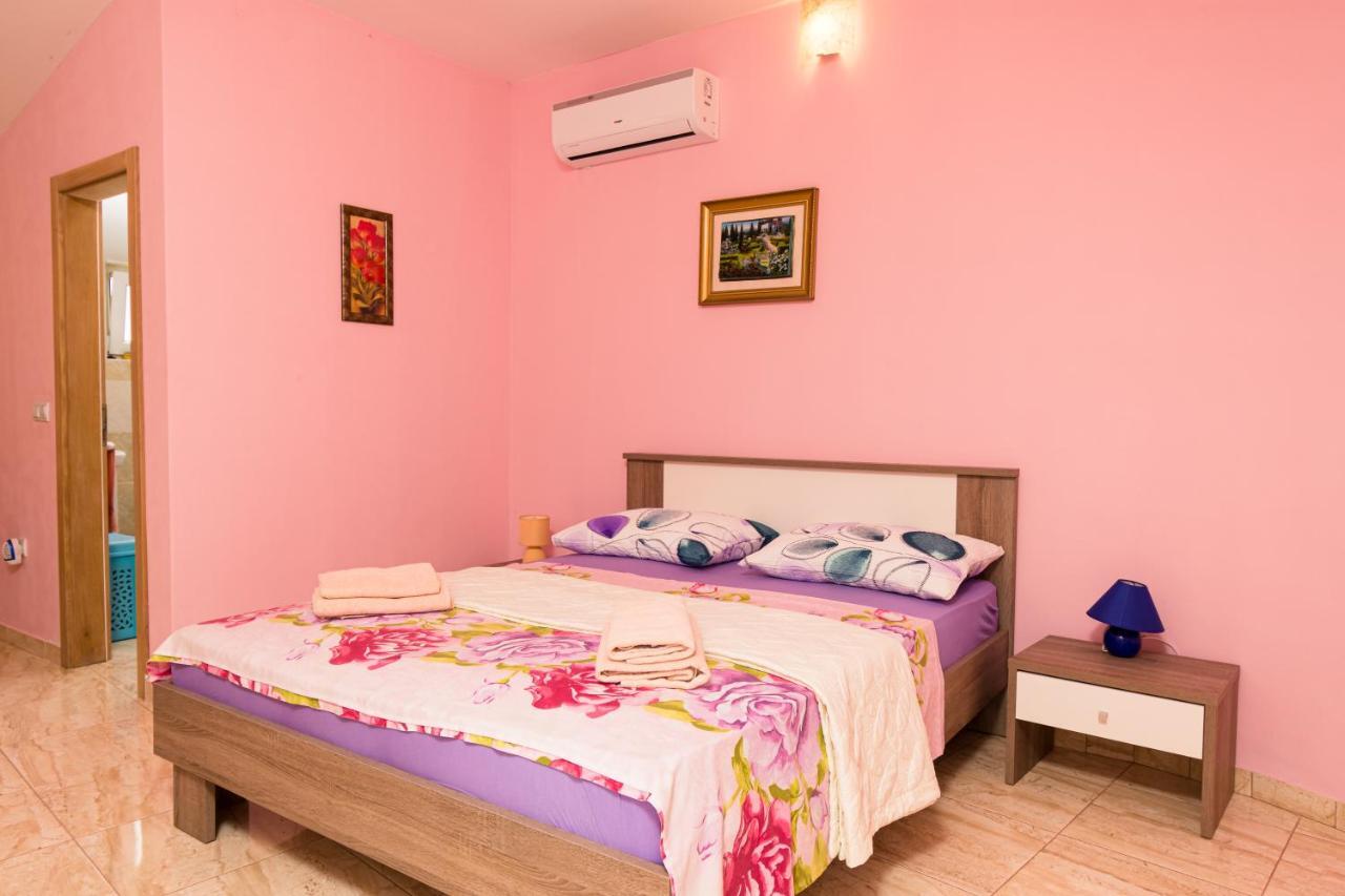 רוביני Lovely House מראה חיצוני תמונה
