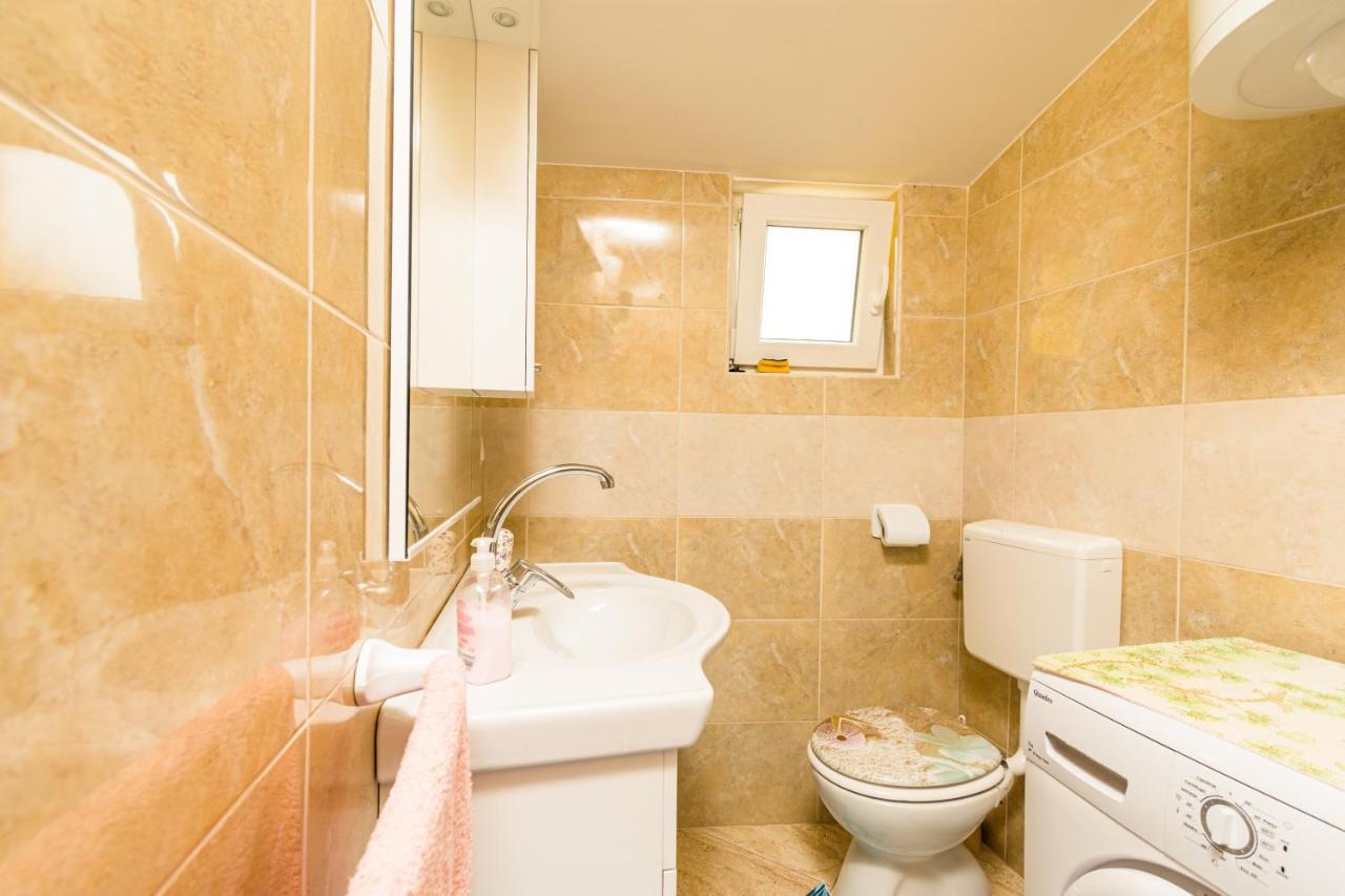 רוביני Lovely House מראה חיצוני תמונה
