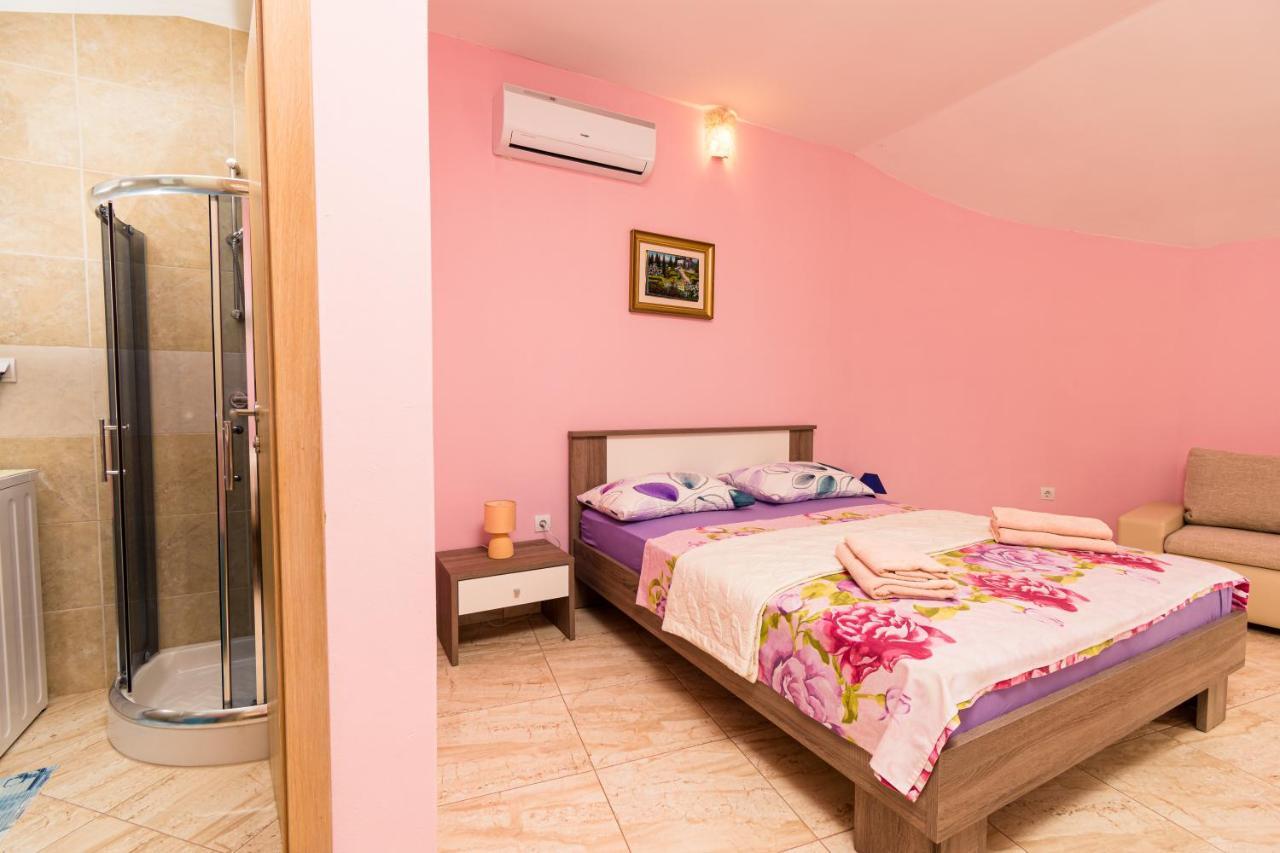 רוביני Lovely House מראה חיצוני תמונה